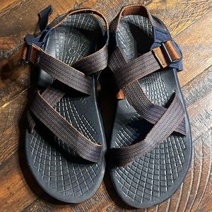 Chacos Sandals, size M9 - rare lizard logo on heel strap